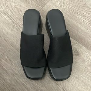 Black 90’s style sandals